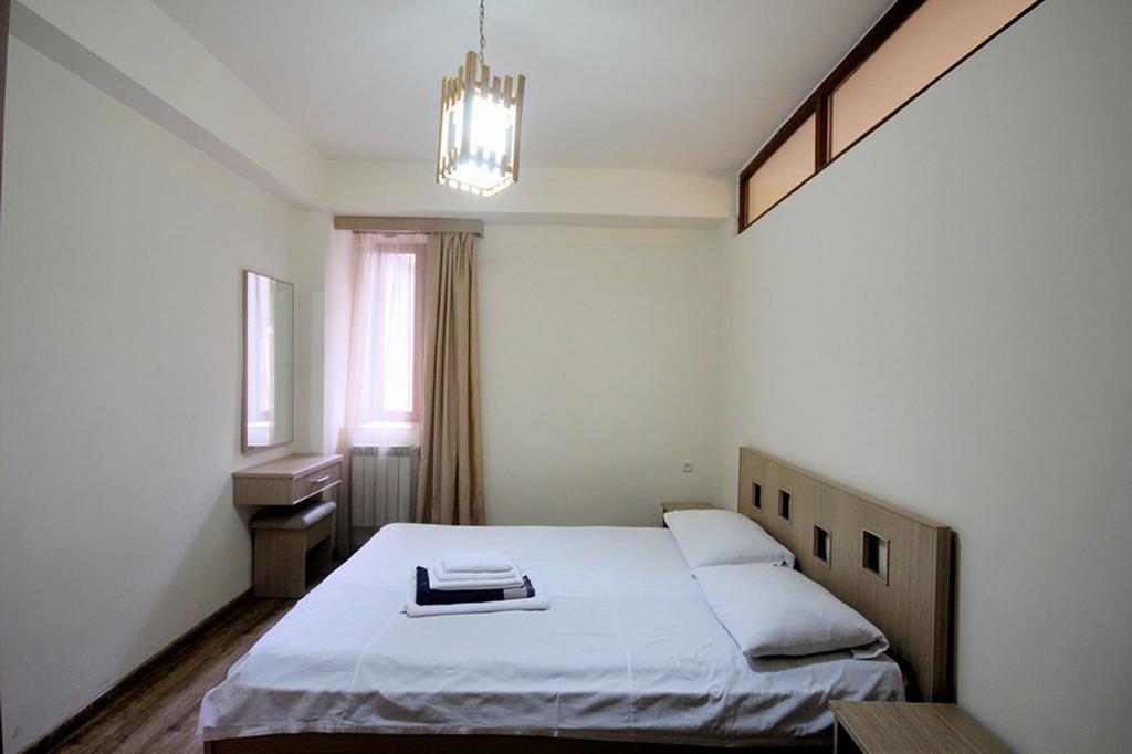 Rent Inn Yerevan On Saryan Street Экстерьер фото